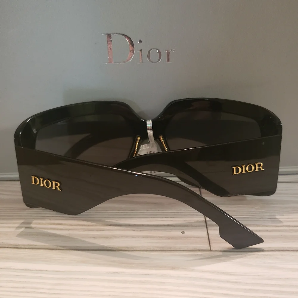 DIOR Sol Light 2 Oversized Celebrity Sunglasses - Picture 8 of 14